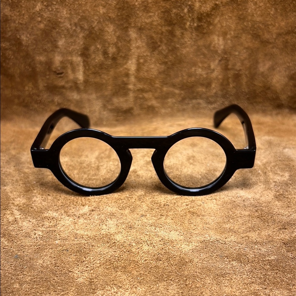 Black Bold Statement Round Lens Glasses